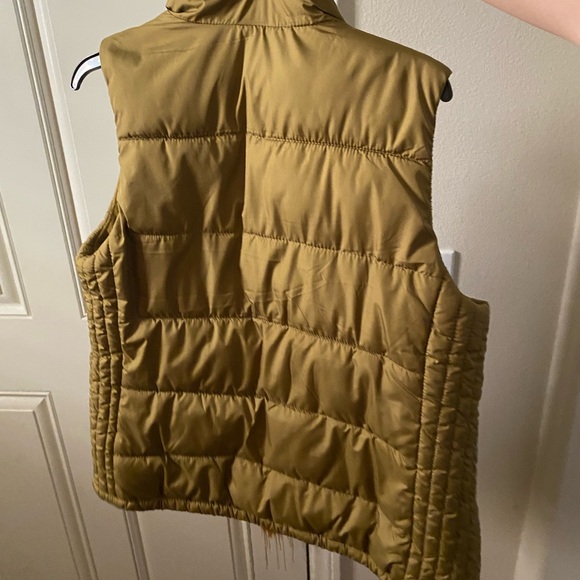 Old Navy olive green puffer vest - Picture 3 of 5